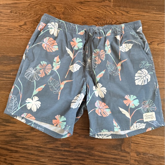 Rip Curl Other - Rip Curl Floral Leaf Swim Trunks - blue white Men’s size Large beach vibes